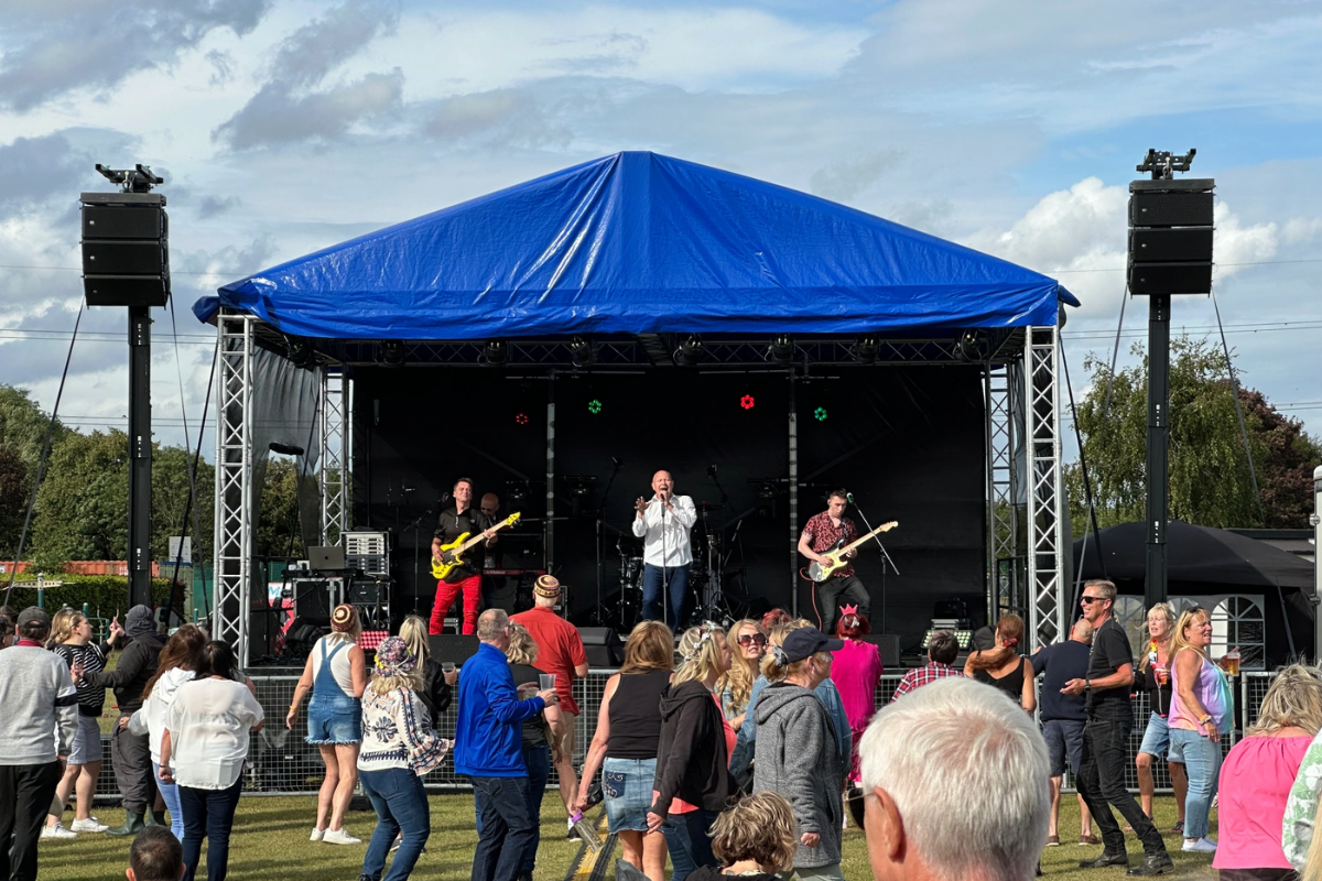 7m x 6m Outdoor Stage