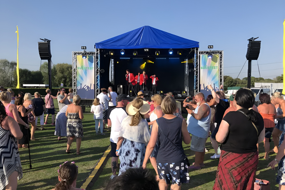 7m x 6m Outdoor Stage with Wings